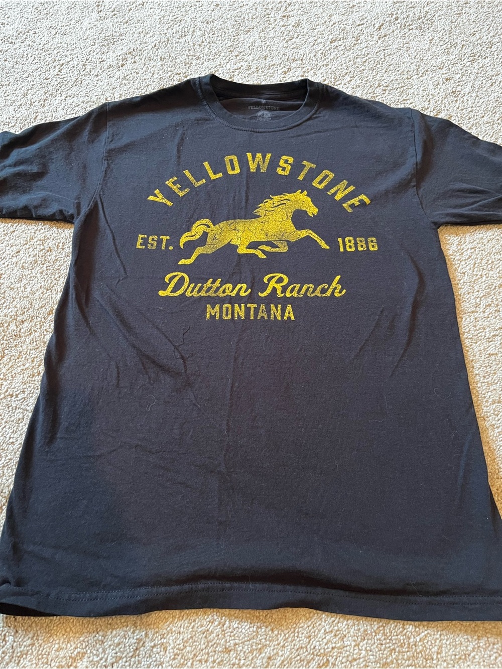 Yellowstone Dutton Ranch Montana Short Sleeve Tee - Black/Gold